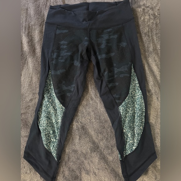 lululemon athletica Pants - Lululemon Wunder Under Crop *Full-On Luon